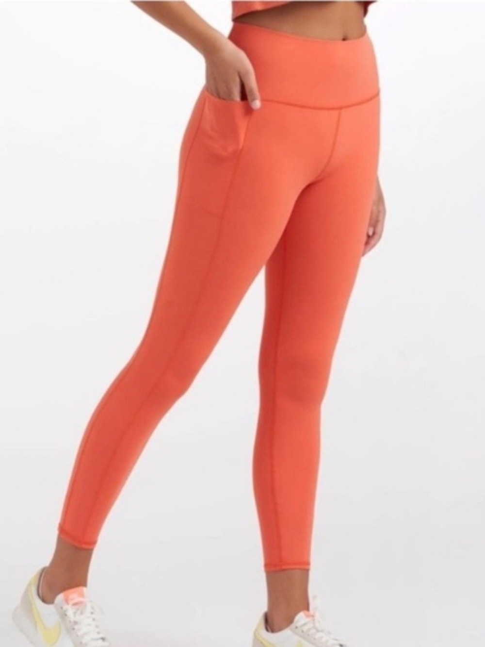 Vuori Studio Pocket Legging Grapefruit/Orange Size S Style #VW446 7/8 High Rise